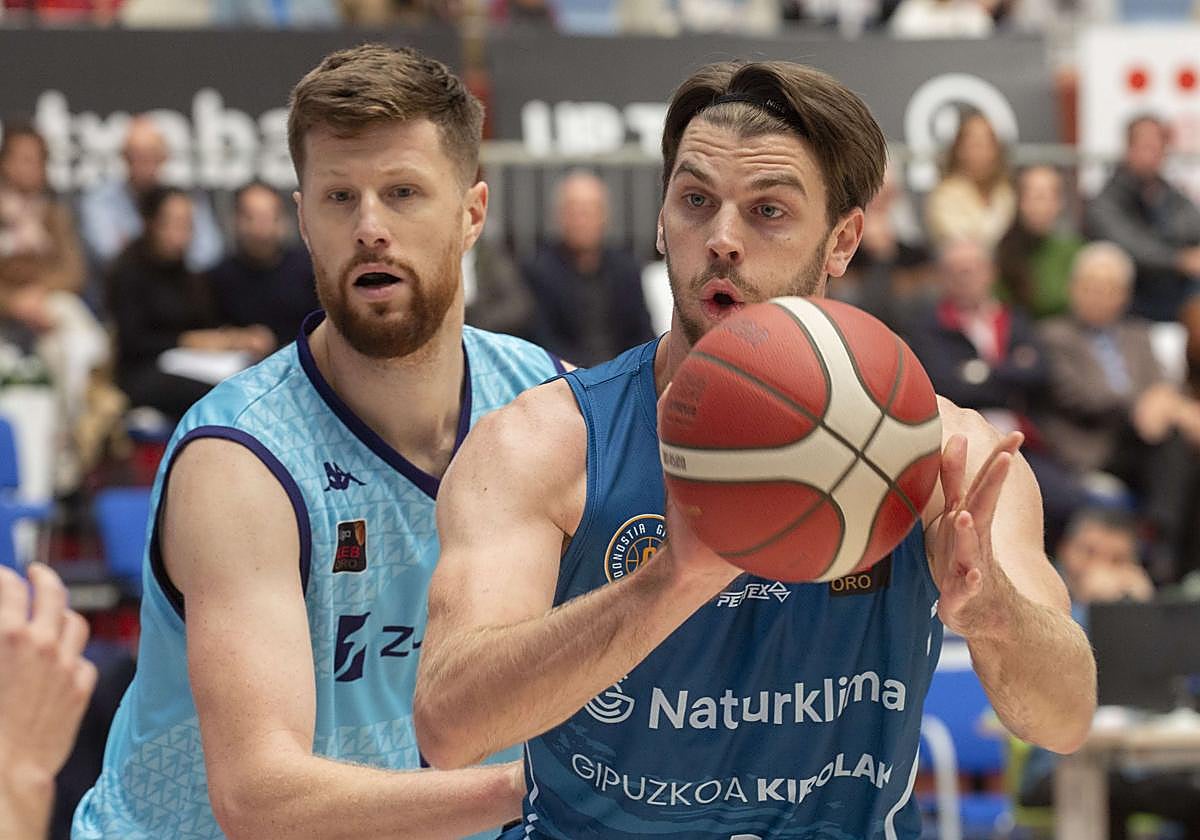 Mike Carlson, en un partido de esta temporada contra el Palencia.