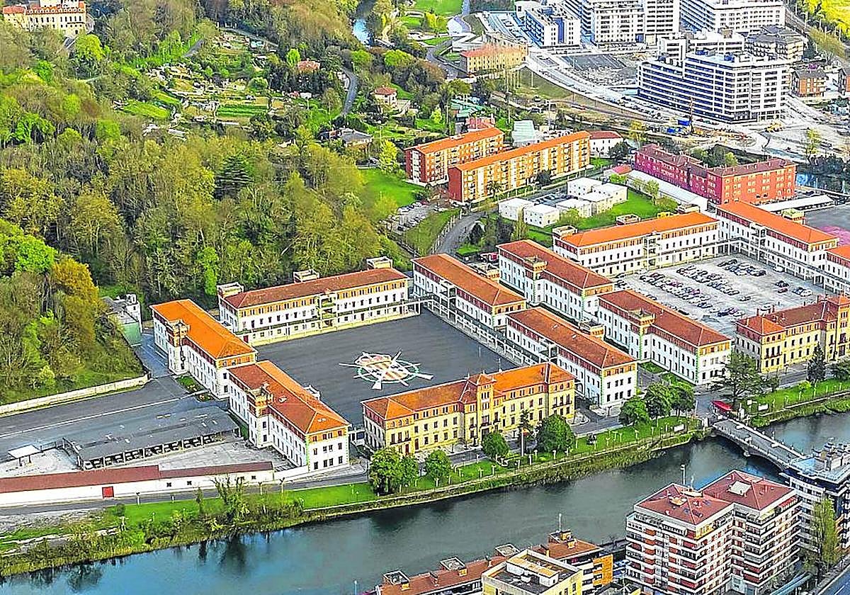 Los cuarteles de Loiola ocupan una parcela de 17 hectáreas que el Ayuntamiento ha comprado por 73,3 millones de euros.