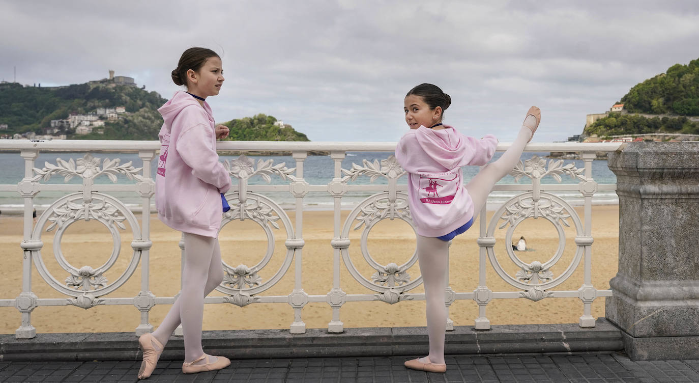 Danza en la barandilla de La Concha