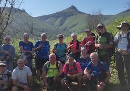 Grupo de montaña del CD Eibar en Larrun.