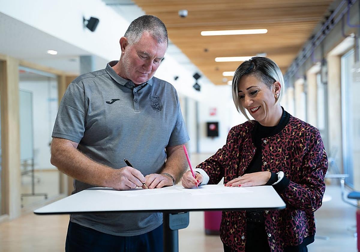 El convenio servirá para integrar en el deporte a jugadores con varias discapacidades .