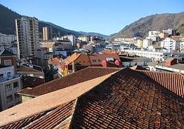 La precaria situación del conjunto exterior de la parroquia obliga a realizar un proyecto de rehabilitación integral.