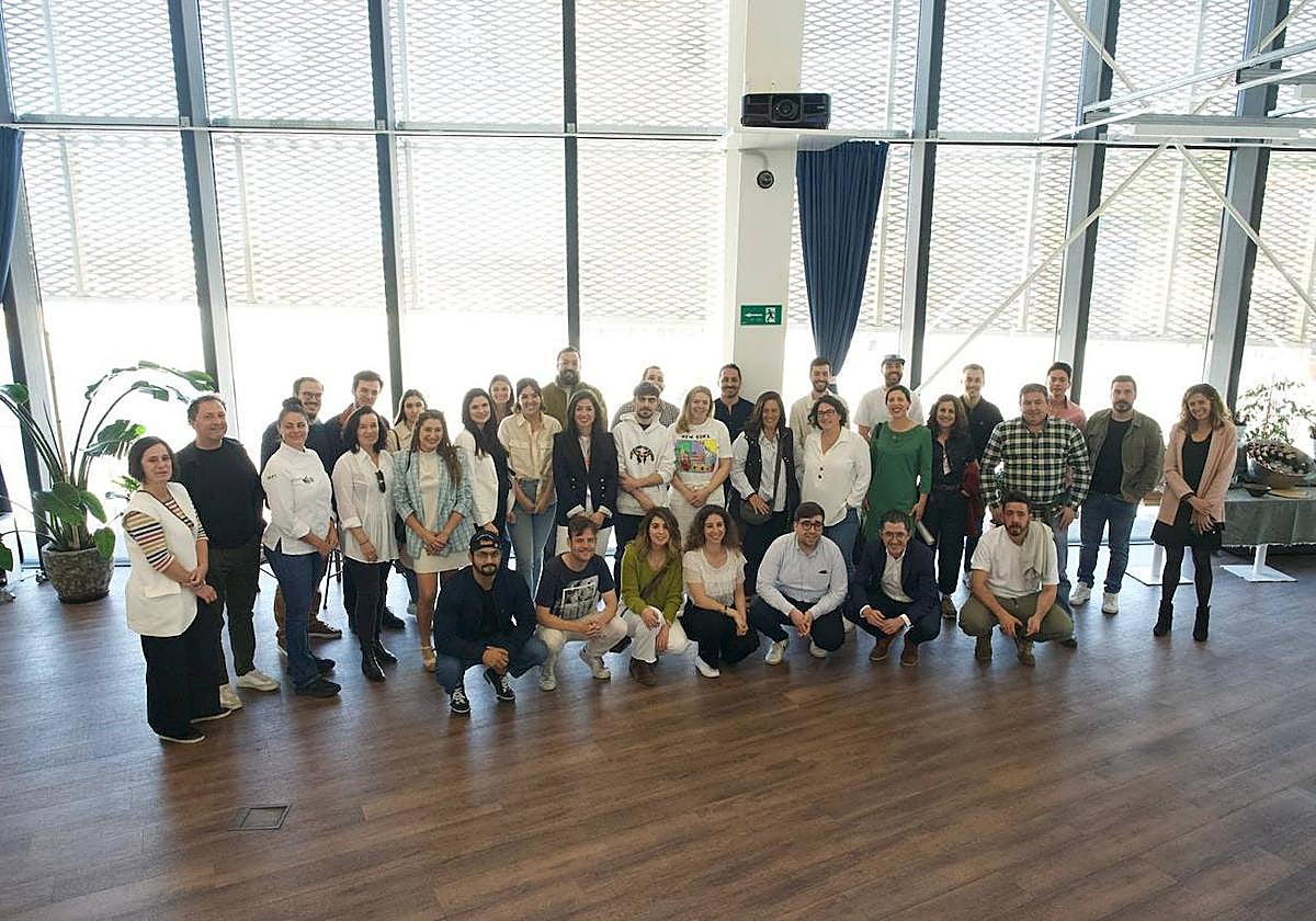 Más de 200 exalumnos del BCC de 14 nacionalidades desarrollan su trabajo en Gipuzkoa