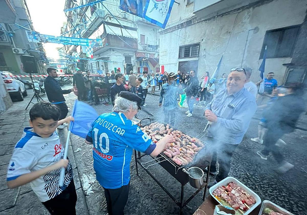 El Nápoles gana el Scudetto y desata la locura entre sus tifosi