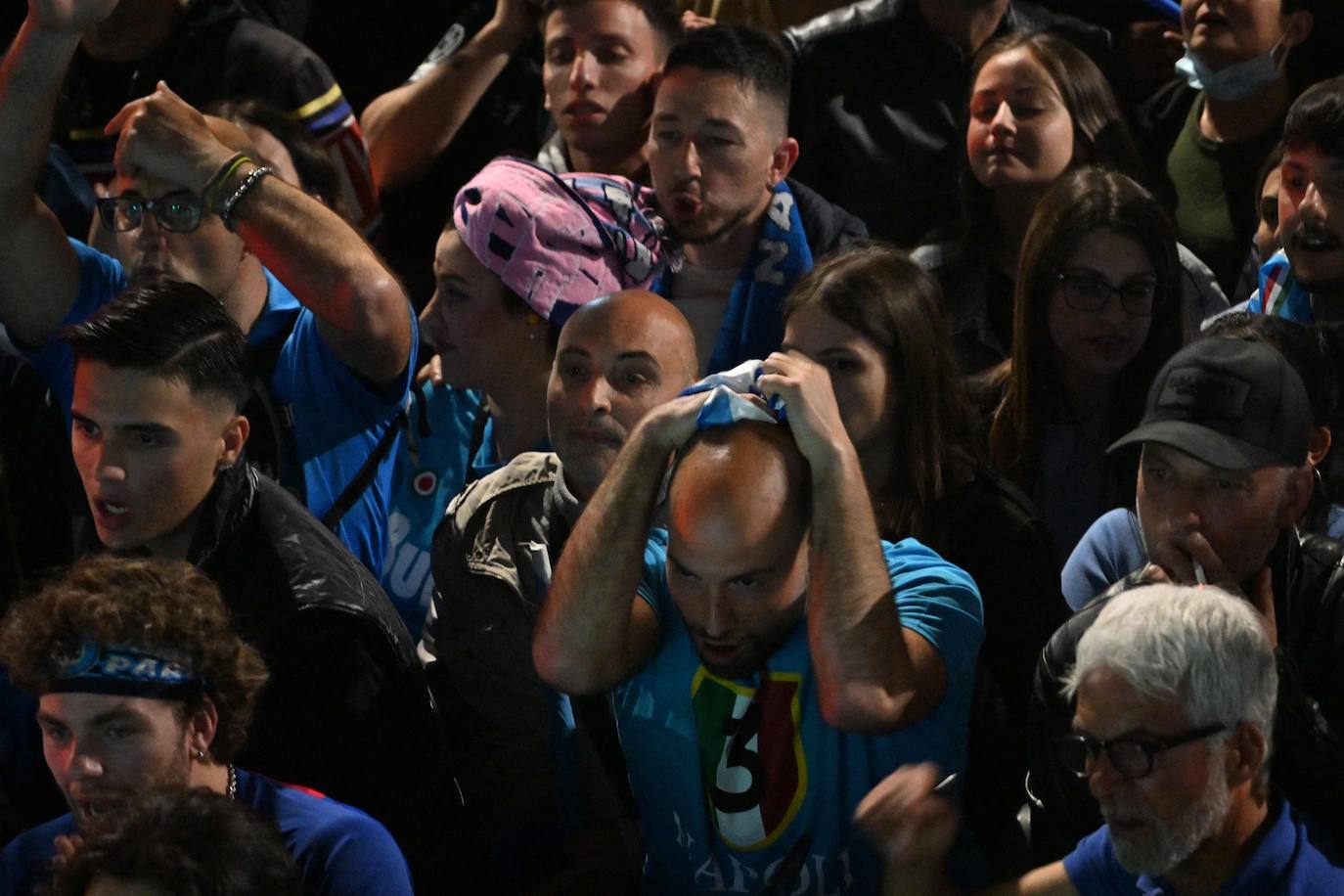 El Nápoles gana el Scudetto y desata la locura entre sus tifosi