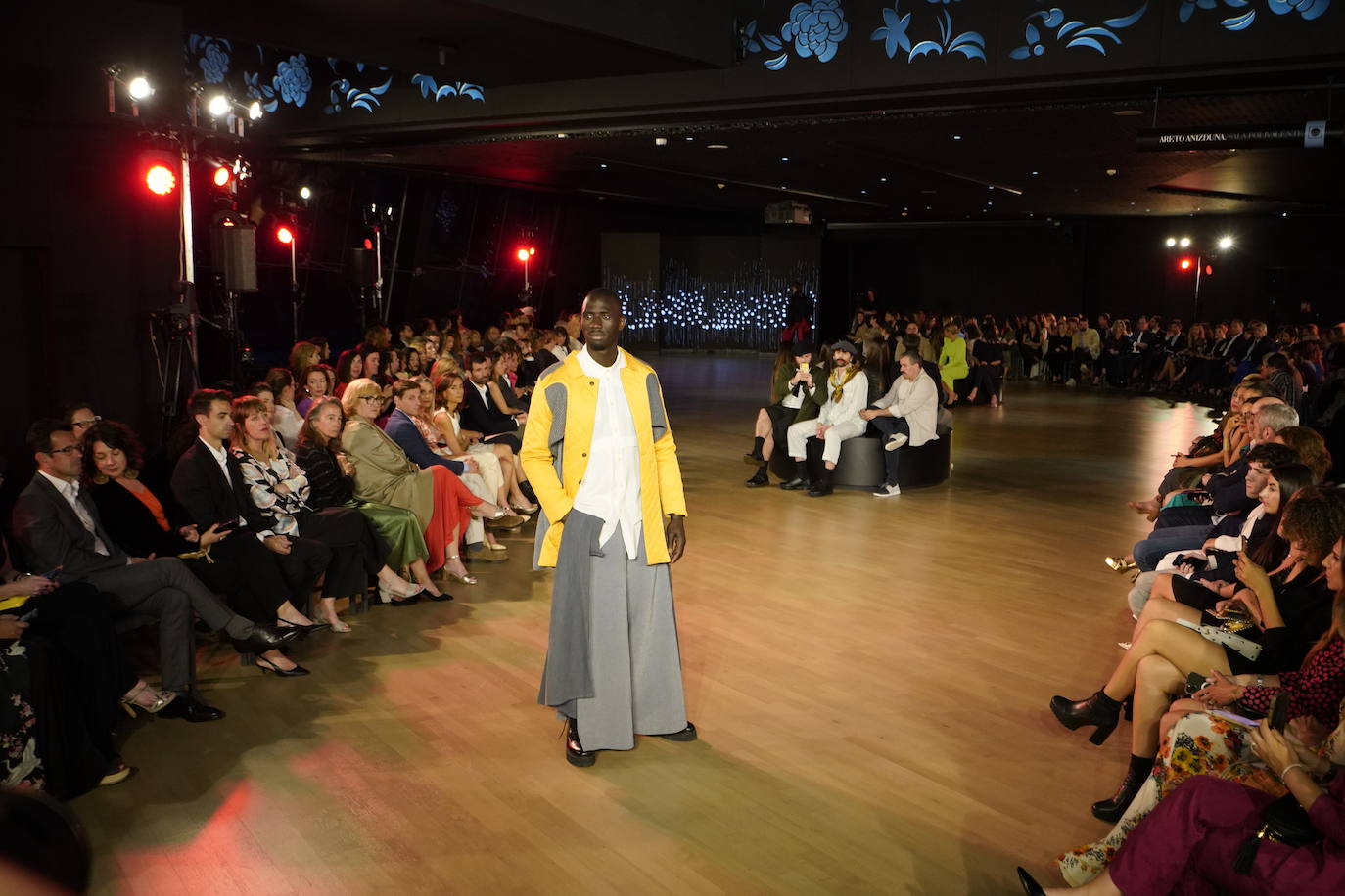 Diez estrellas deslumbran en Balenciaga