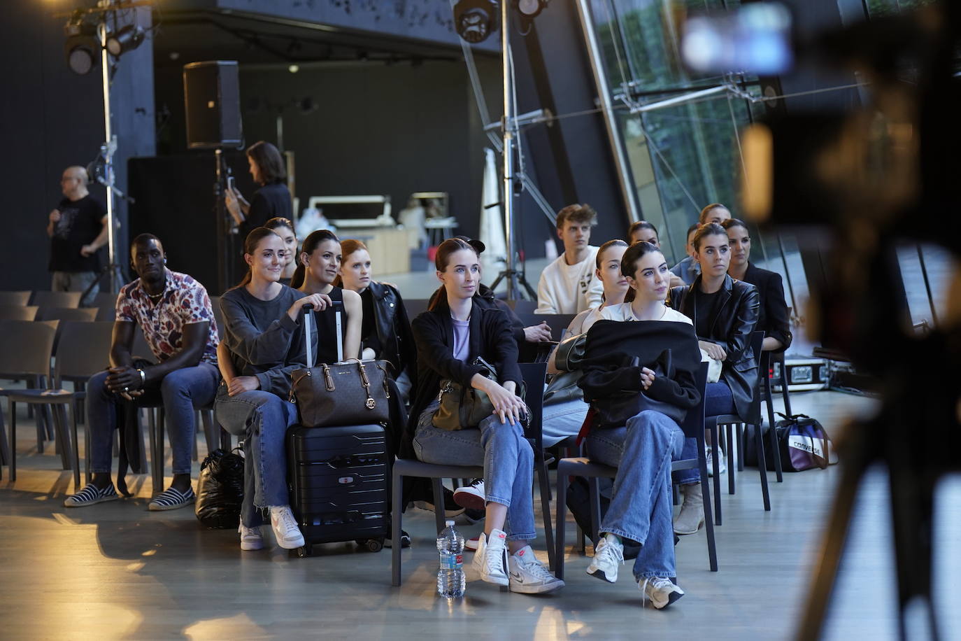 Diez estrellas deslumbran en Balenciaga