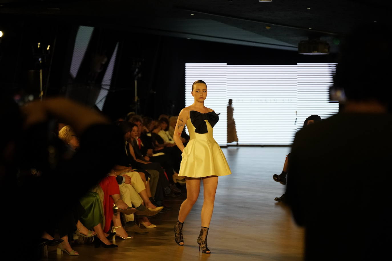 Diez estrellas deslumbran en Balenciaga