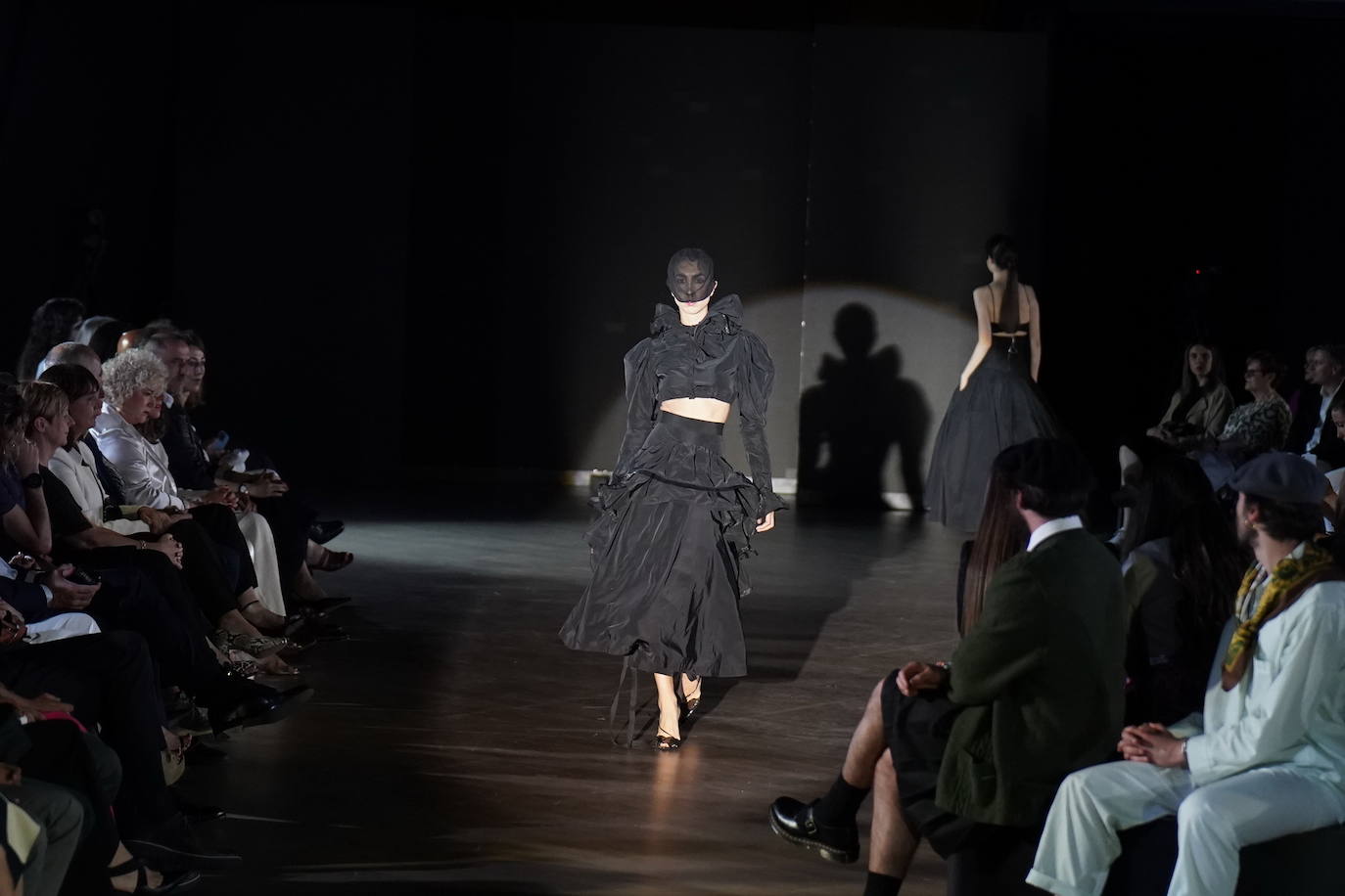 Diez estrellas deslumbran en Balenciaga