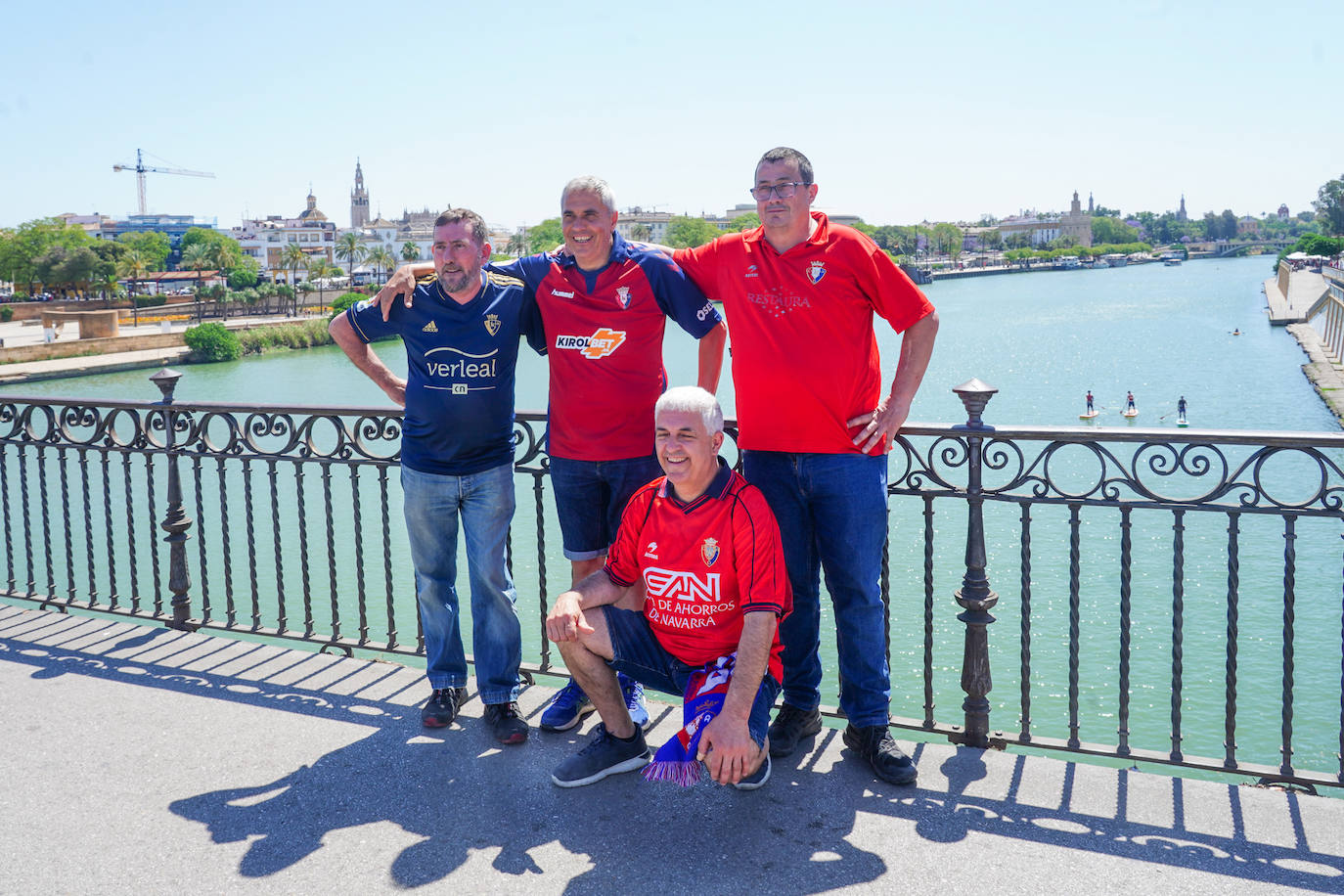 La afición de Osasuna toma Sevilla