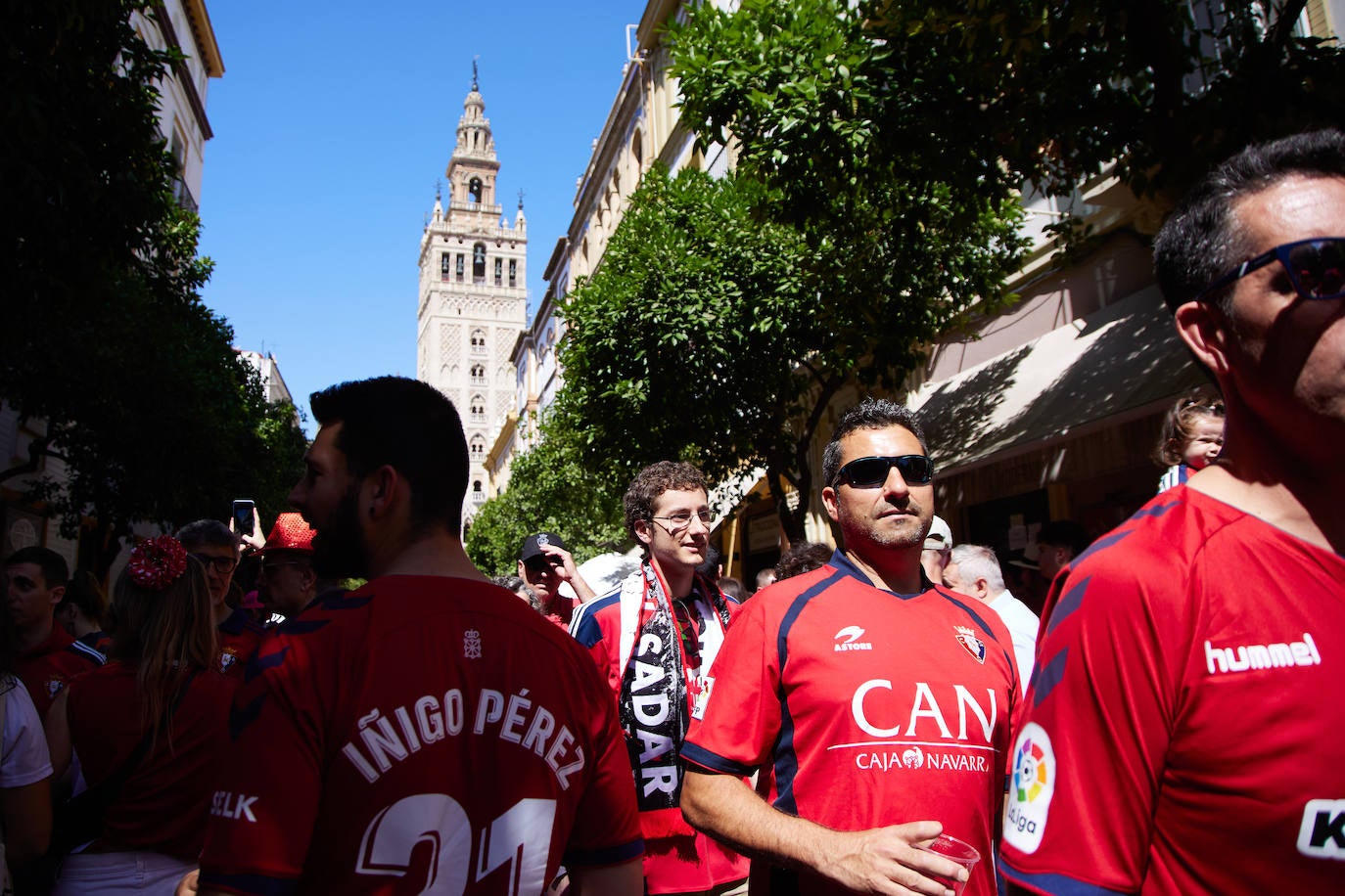 La afición de Osasuna toma Sevilla