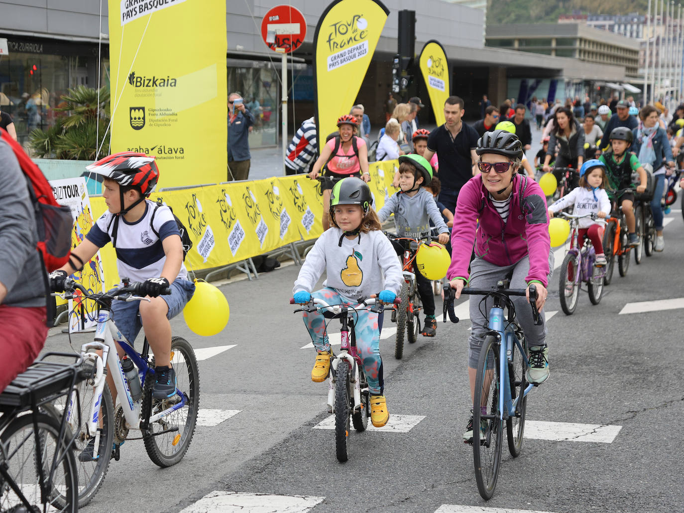 La fiesta de la bicicleta recorre Donostia