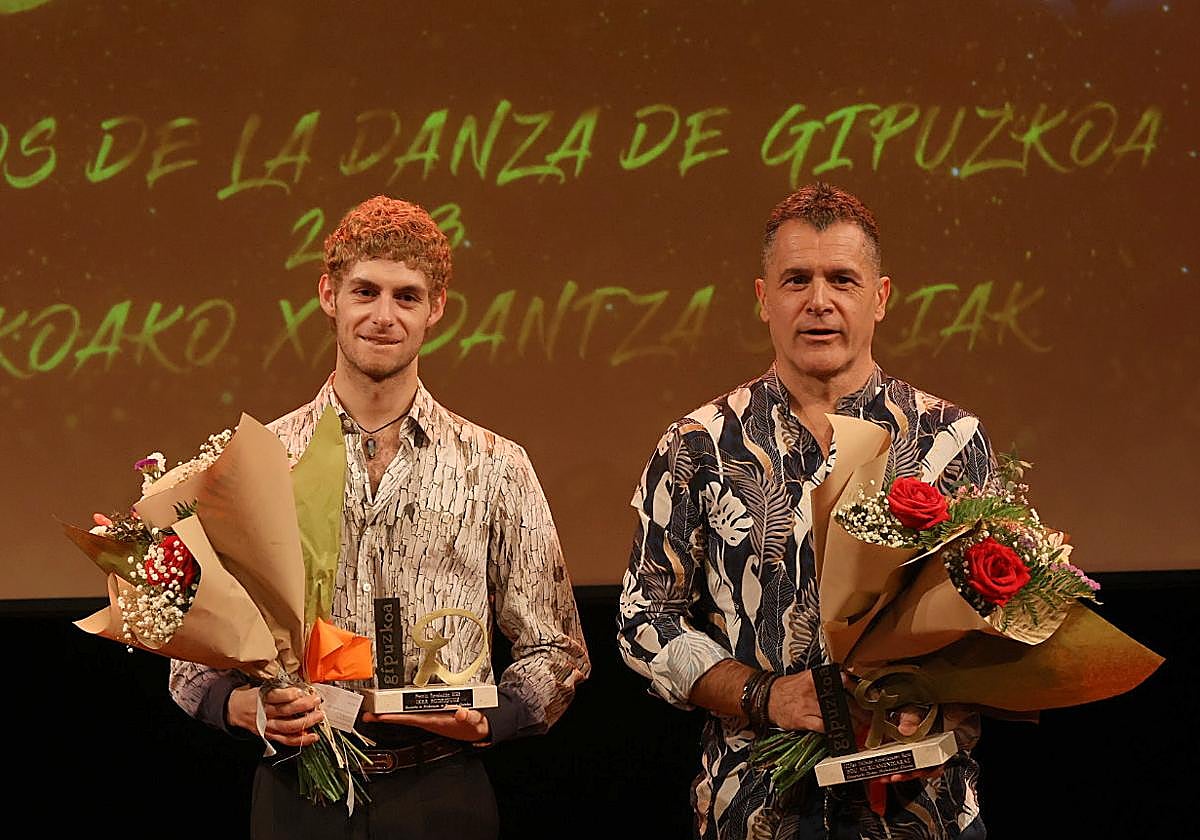 El bailarín donostiarra Iker Rodríguez y el coreógrafo y director Edu Muruamendiaraz, reciben los premios Profesionales de la Danza 2023.