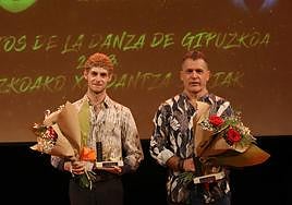 El bailarín donostiarra Iker Rodríguez y el coreógrafo y director Edu Muruamendiaraz, reciben los premios Profesionales de la Danza 2023.