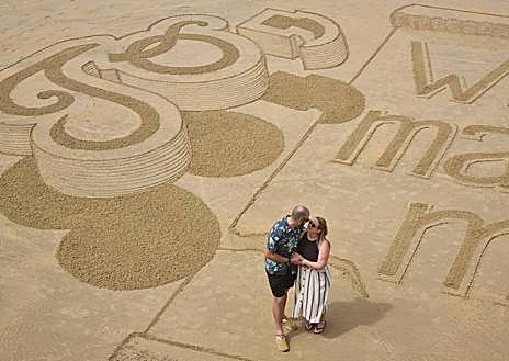 Imagen secundaria 1 - Imágenes de la petición de matrimonio