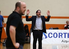 Mikel Odriozola y Lolo Encinas se juegan mucho este fin de semana en la LEB Oro con el Juaristi Iraurgi y el Gipuzkoa Basket.