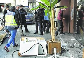 Entrada al restaurante donde tuvo lugar el incendio.