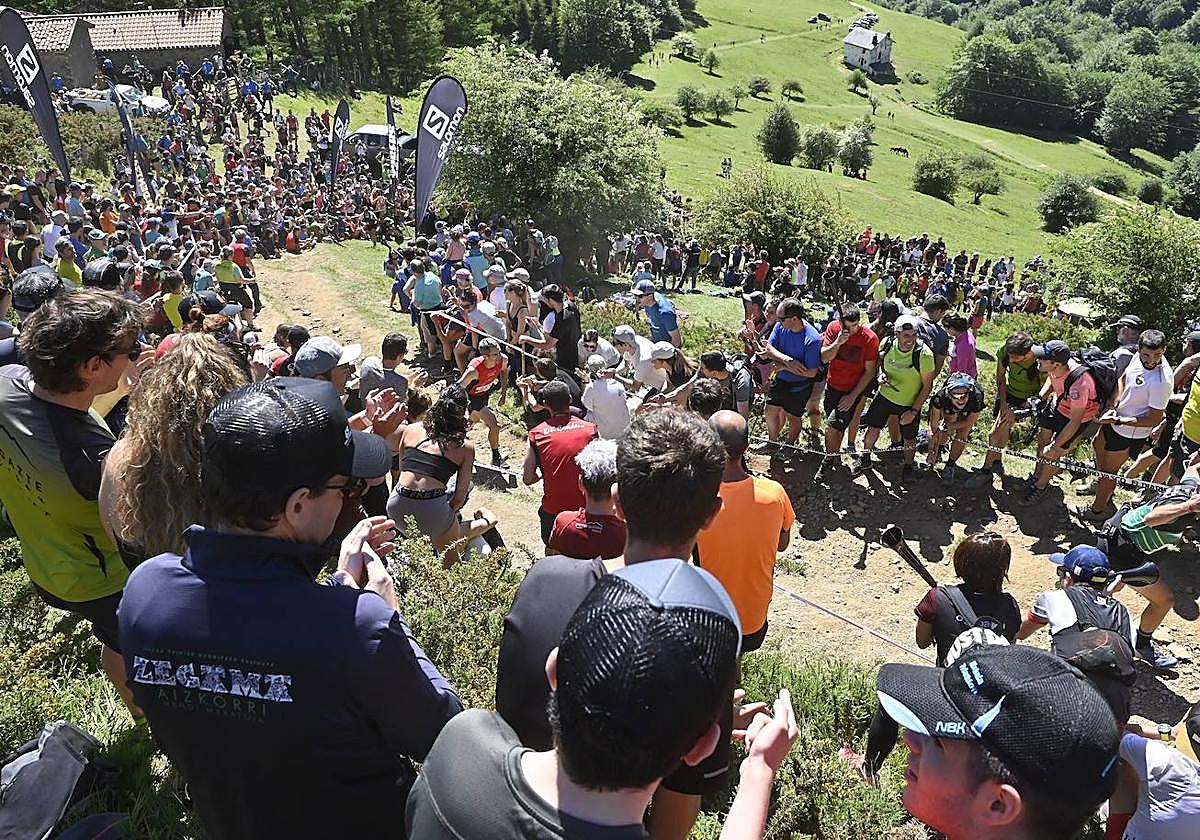 El público animando durante la última edición de la Zegama-Azkoitia.