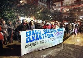 Concentración en Donostia para protestar contra una agresión a una mujer.