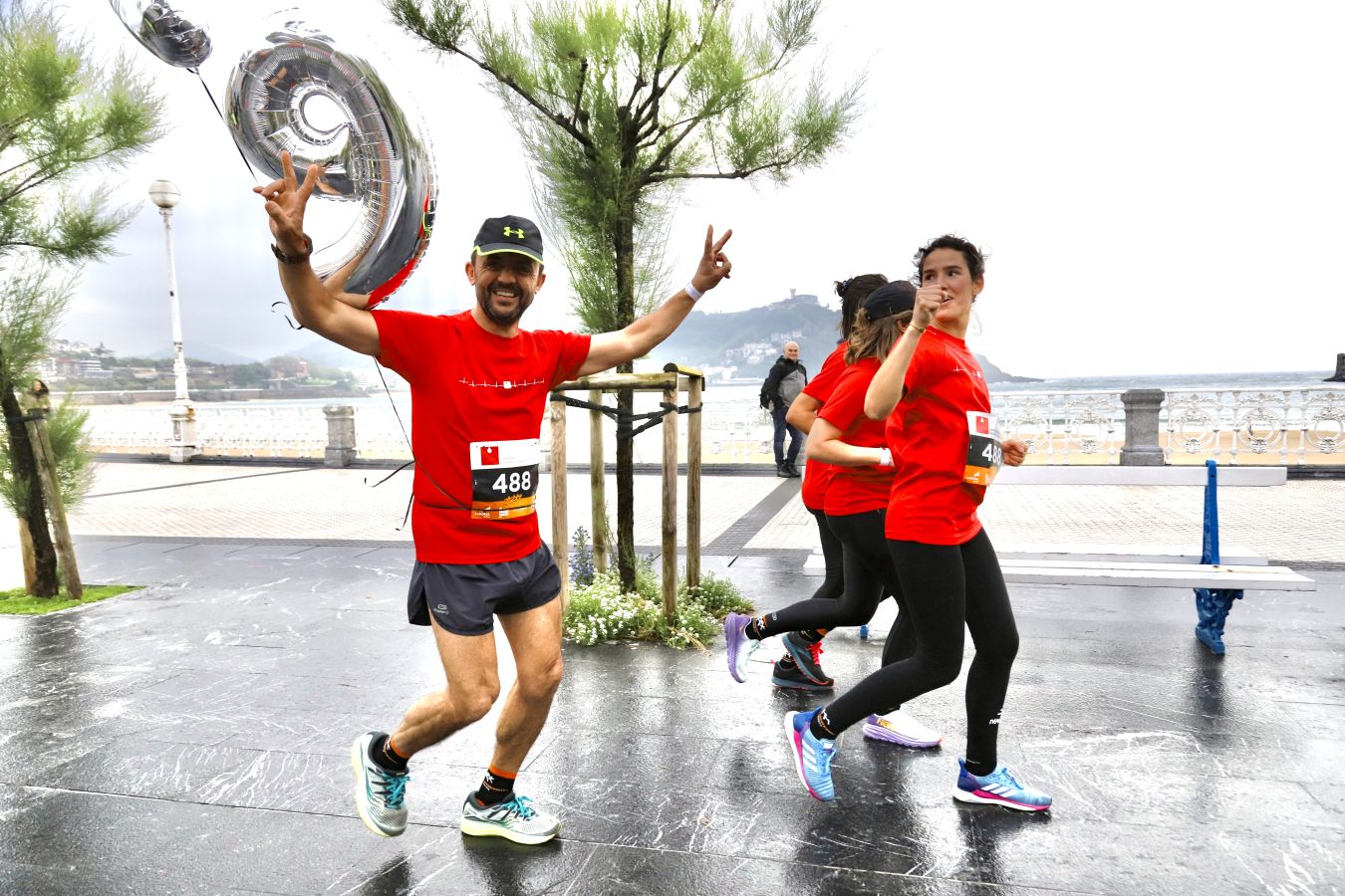 Gran ambiente en la Carrera de Empresas de Donostia