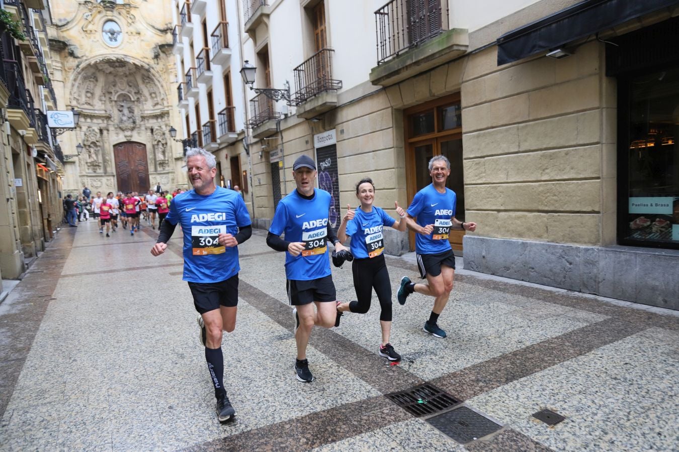 Los corredores, a su paso por la Parte Vieja