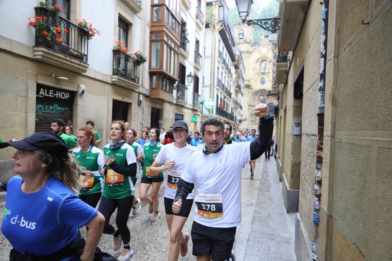 Los corredores, a su paso por la Parte Vieja
