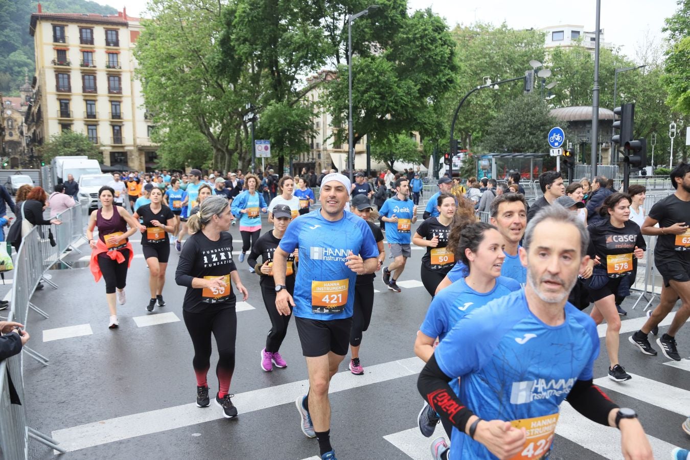 Los corredores, a su paso por la Parte Vieja