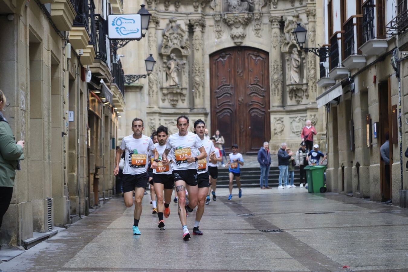 Los corredores, a su paso por la Parte Vieja