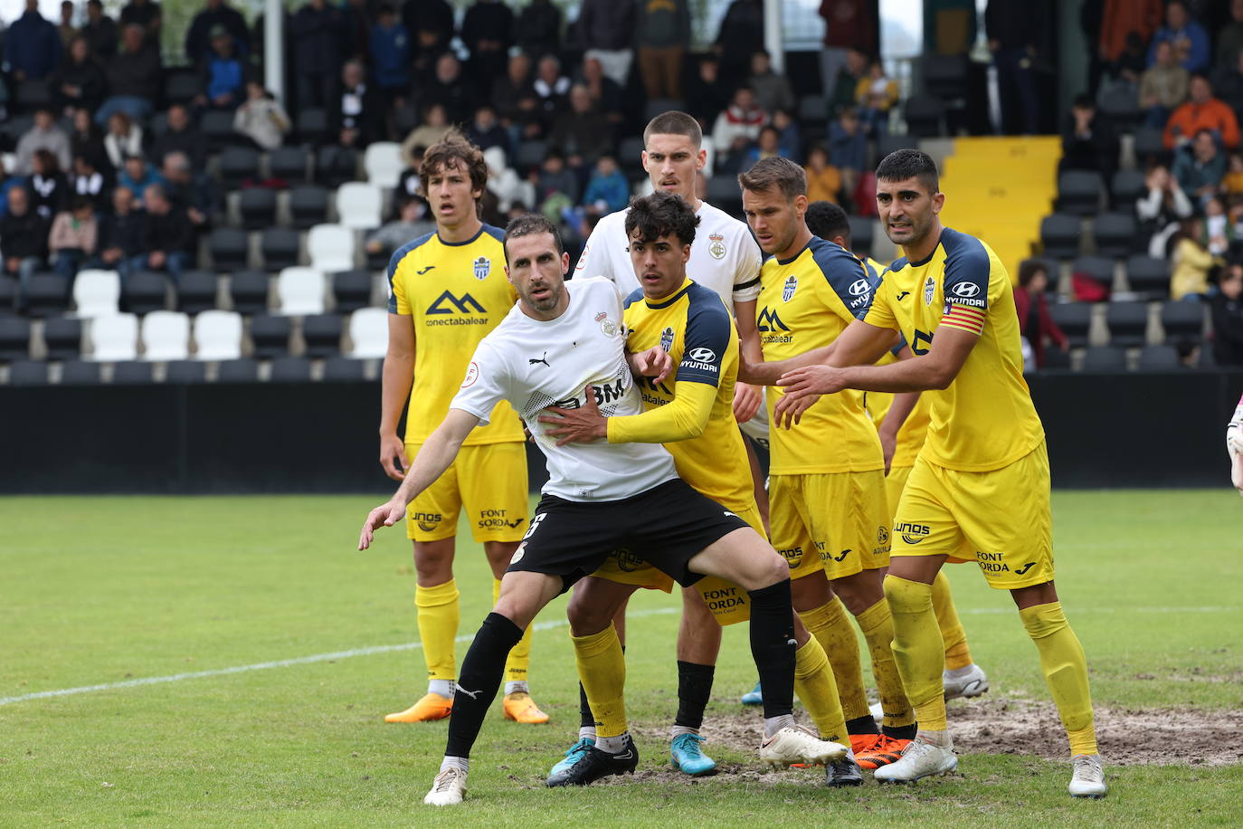 Alain Oyarzun acerca la permanencia al Real Unión