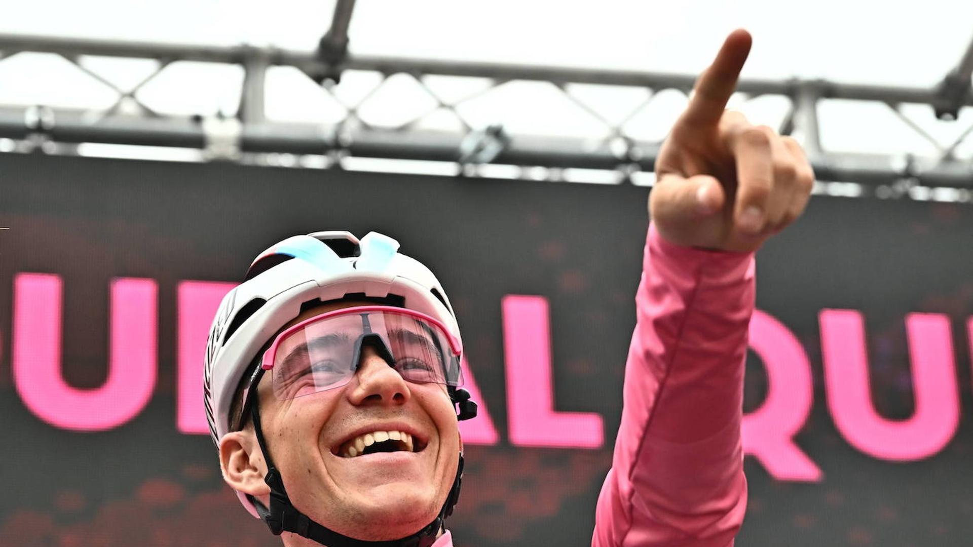 The Giro d’Italia recovers the masks after the contagion of Remco Evenepoel
