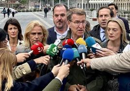El presidente del PP, Alberto Núñez Feijóo, ha hecho este lunes una parada en Bilbao.