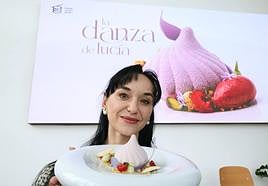 Lucía Lacarra, con el postre ideado por los alumnos del Basque Culinary Center 'La danza de Lucía'.