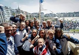 La plantilla de la Real Sociedad que ganó la Copa en 2019, en la recepción del Ayuntamiento de San Sebastián (Archivo)