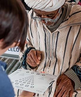 Imagen secundaria 2 - Con una caravana formada por 46 vehículos, un total de 161 personas -48 eran niños menores de 14 años-, se adentraron por paisajes tan dispares.