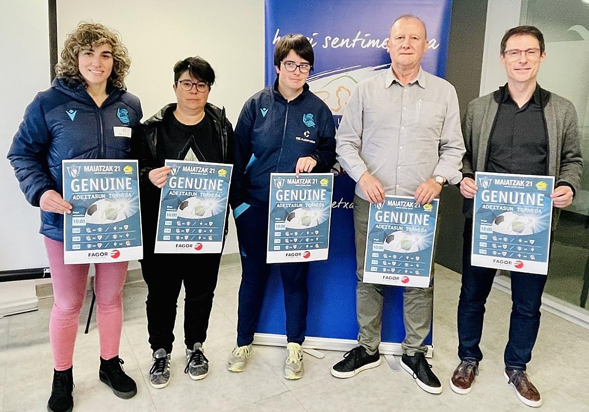 Muga, Elkoro, Esnal, Antxia y Larrañaga en la presentación del torneo amistoso 'Genuine' de mañana.