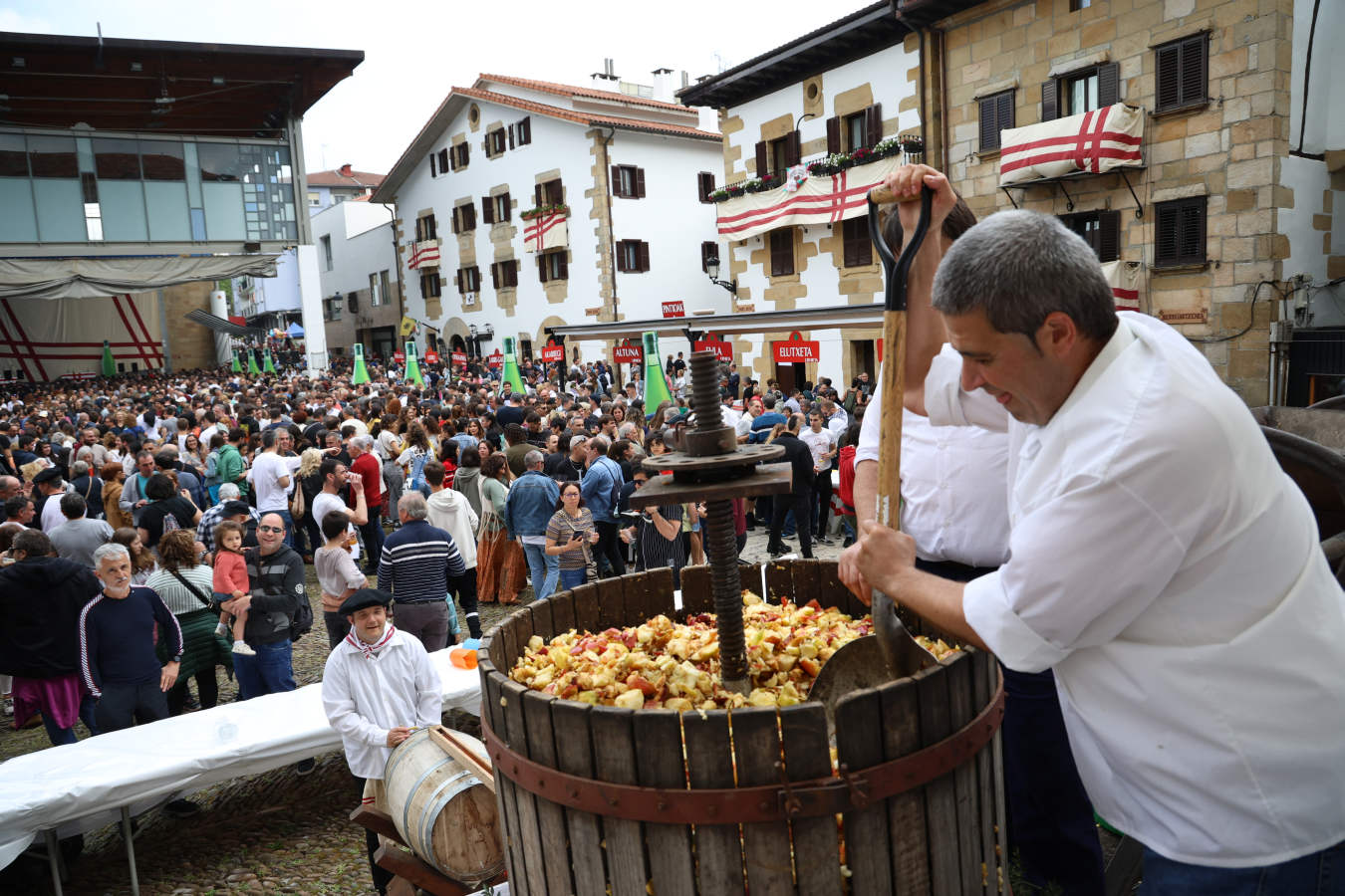La sidra, protagonista en Usurbil