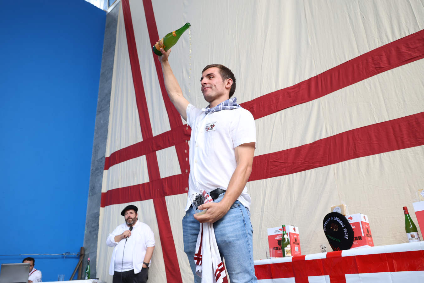 La sidra, protagonista en Usurbil