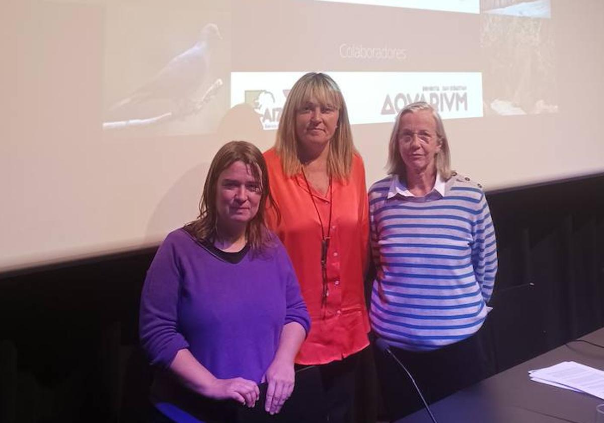 Esther Irigaray, directora del Aquarium, Amalia Martínez de Murguía, coordinadora de Biología del Aquarium y Elena Blanco, grupo de Investigación Proyecto 3D Pare