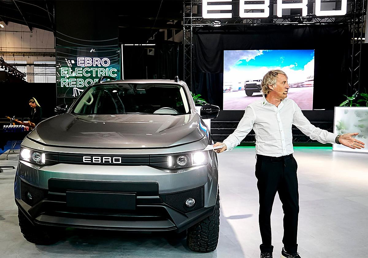 Jesús Calleja presnetó el nuevo EBRO Pick-up eléctrico.