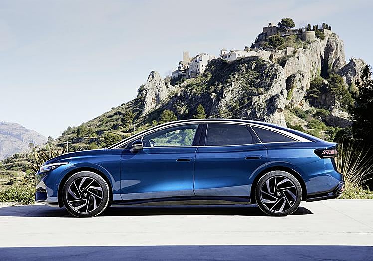 Imagen principal - Volkswagen ID.7, máxima autonomía para su nueva berlina eléctrica