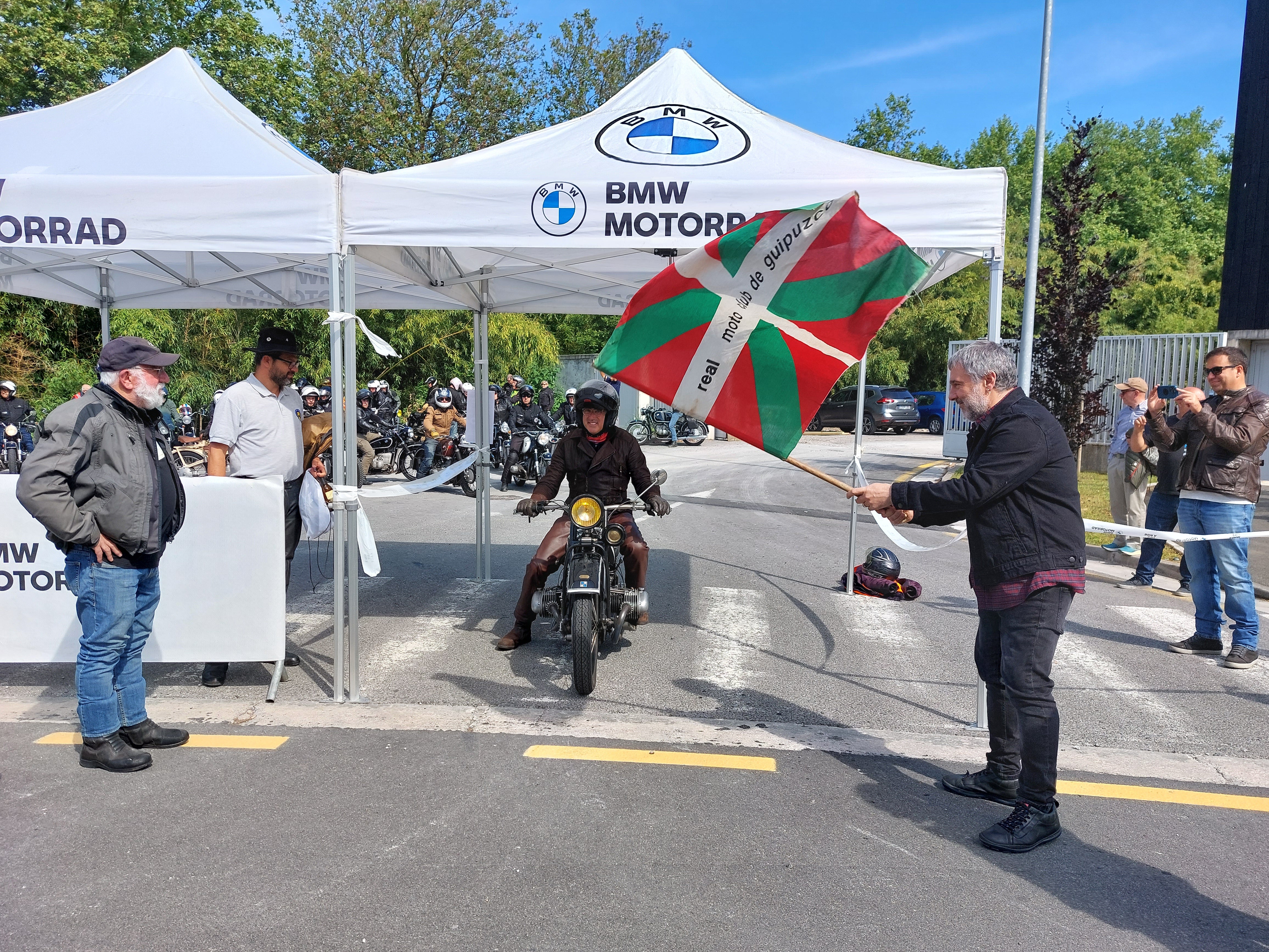 Espectacular encuentro de motos BMW en Astigarraga