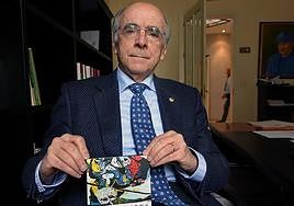 Ate berriak ireki zizkion 'Bat-Hiru' lanak Urrutiari eta, 50 urte geroago, berdin gozatzen du.