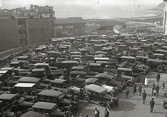 Aparcamiento de la plaza de toros en los años 20.