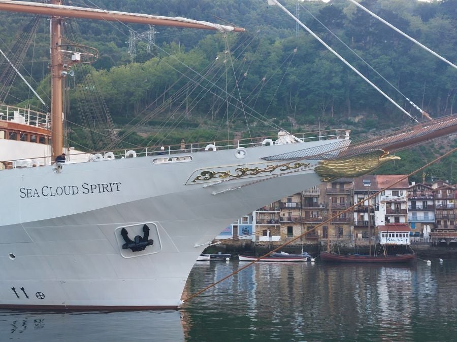 El &#039;Sea Cloud Spirit&#039;, en Pasaia