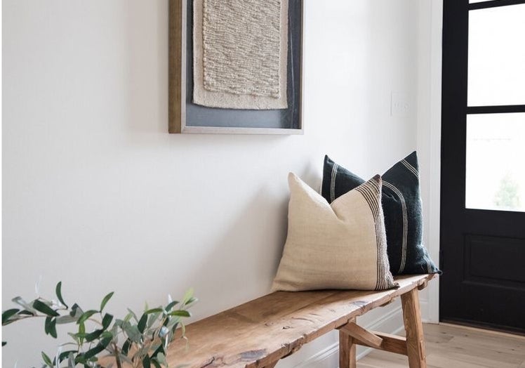 Recibidor decorado al estilo 'wabi sabi'
