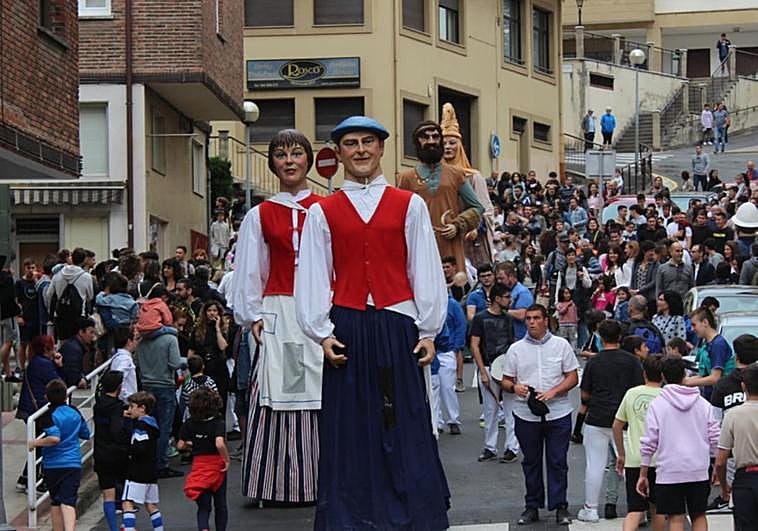 puesta-en-marcha-de-las-gazte-jaiak-con-el-txupinazo-desde-las-siete-y