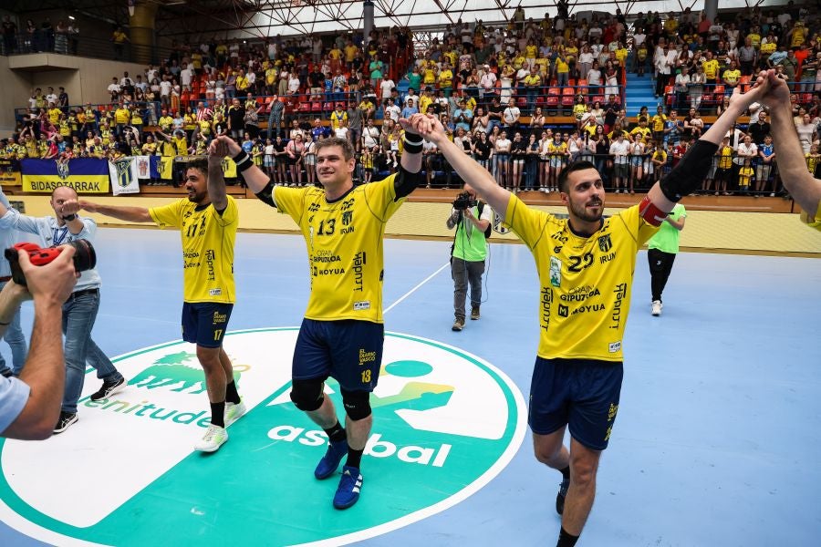 El partido del Bidasoa y las despedidas, en imágenes