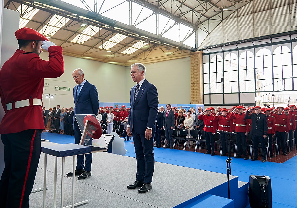 Josu Erkoreka e Iñigo Urkullu, este domingo en el acto de homenaje en Arkaute