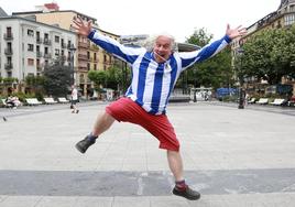 Óscar Terol celebra en su 'estadio', la Plaza de Easo, la nueva racha de la Real.