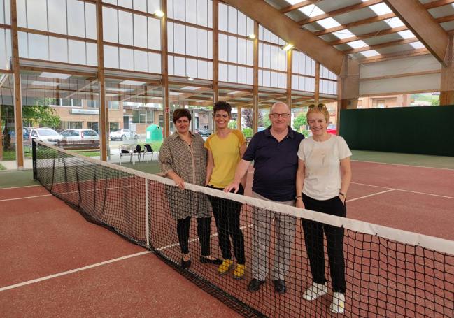 Reperesentantes municipales y del Club de Tenis Txerloia